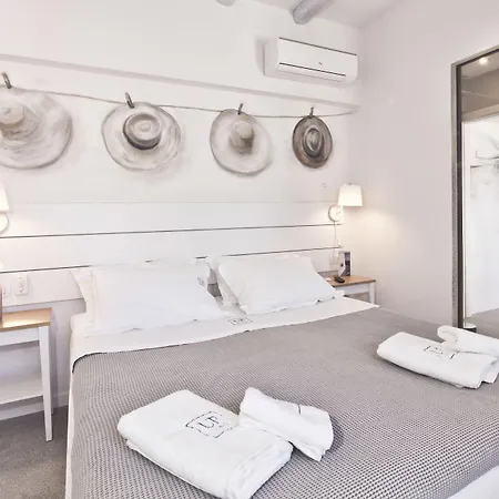 Lindos Comfy Suites 4*