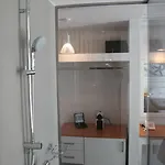 Comfy بيت ضيافة لينثوس