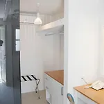 林多斯舒适套房旅馆 林都斯