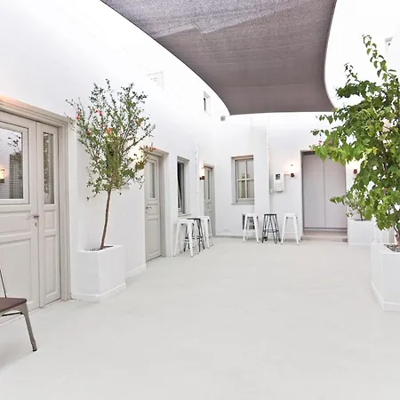 Comfy Πανσιόν 4*