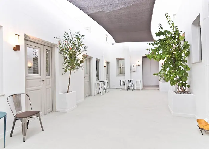 Comfy Πανσιόν 4*