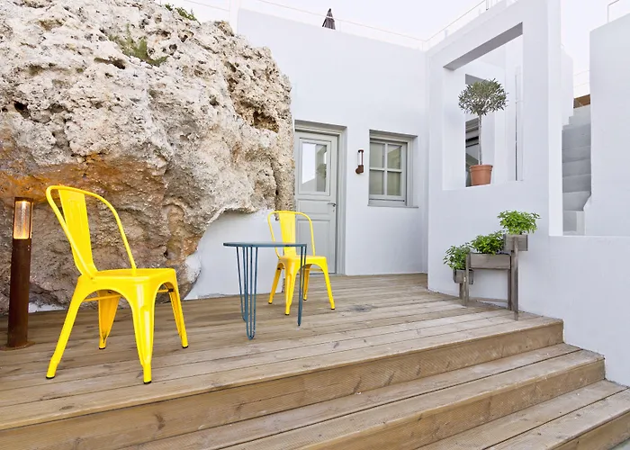 Comfy Πανσιόν 4*