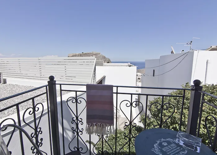 Comfy Πανσιόν 4*