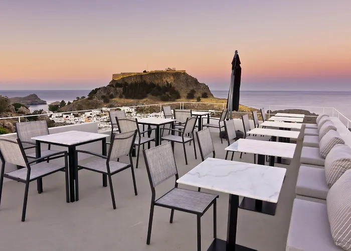 Comfy Πανσιόν 4*